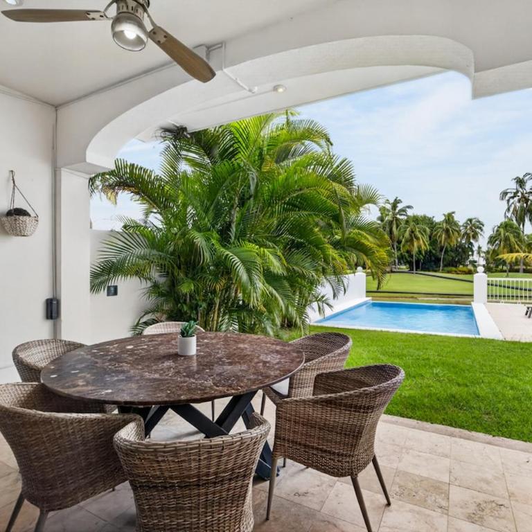 Residencia con alberca y vista al campo de golf - Casa de 4 dormitorios - 32