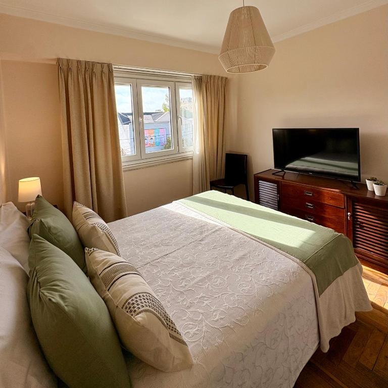 3 amb s/ Calle Guemes c/ cochera - Two-Bedroom Apartment - 10