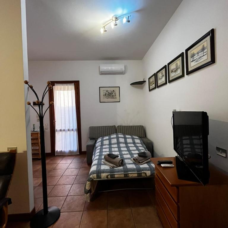 BiBi APARTMENT- FREE PARKING-OSPEDALE MAGGIORE-STADIO-MAST - Appartamento Monolocale - 6