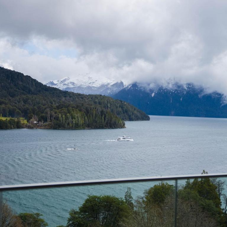 Intersur Amancay Bariloche - King Suite with Balcony - 3