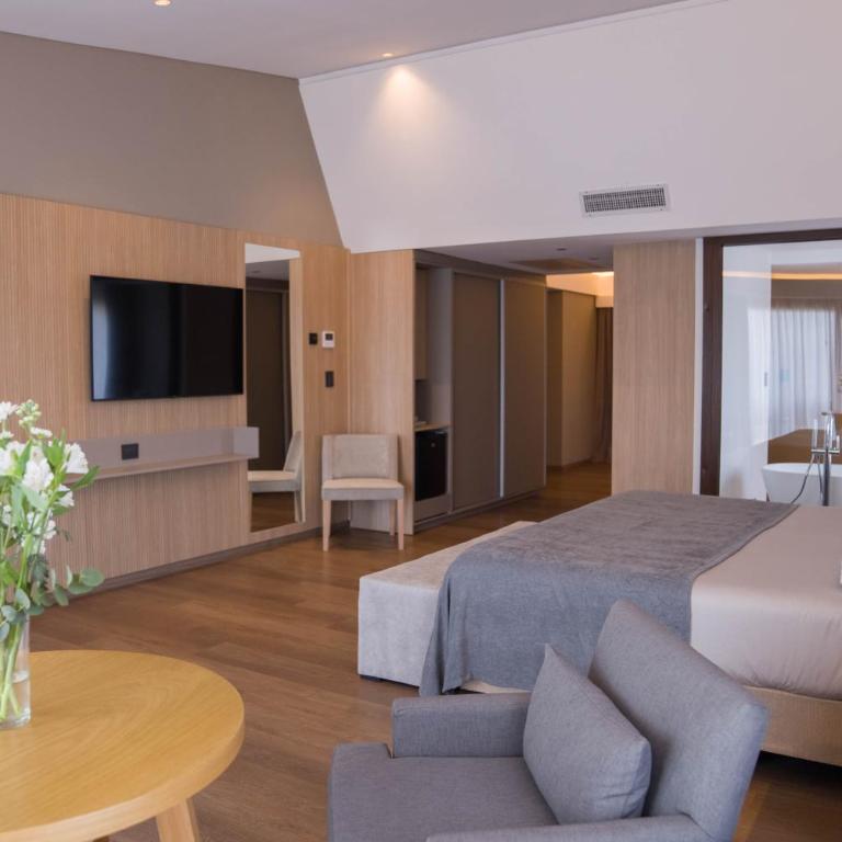 Intersur Amancay Bariloche - King Suite with Balcony - 6