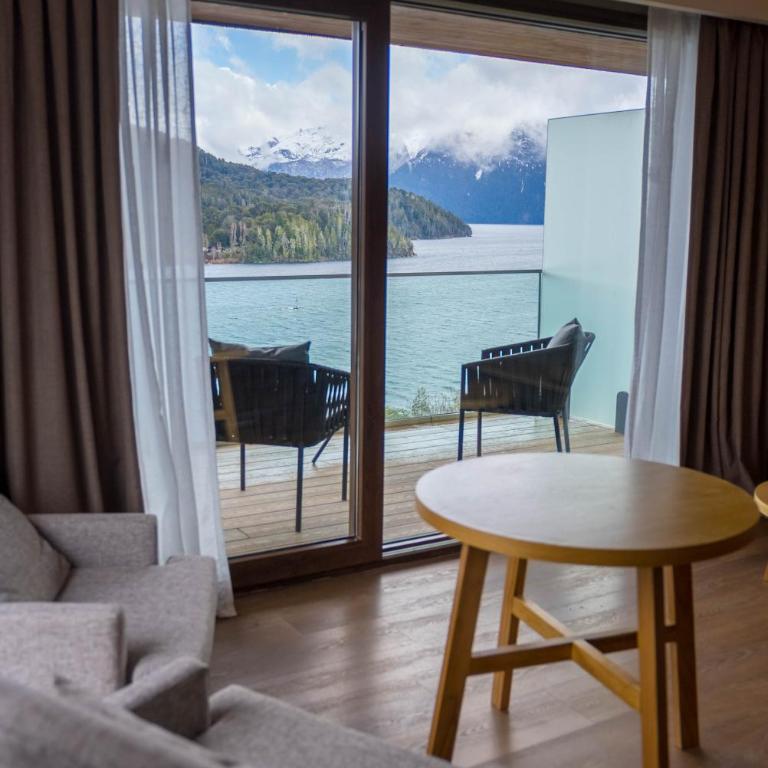 Intersur Amancay Bariloche - King Suite with Balcony - 8