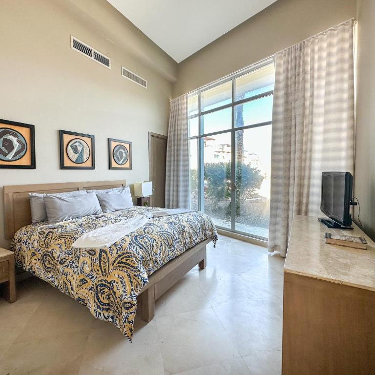 Ground Floor 2BR Poolside Condo #103 - Apartamento - 24