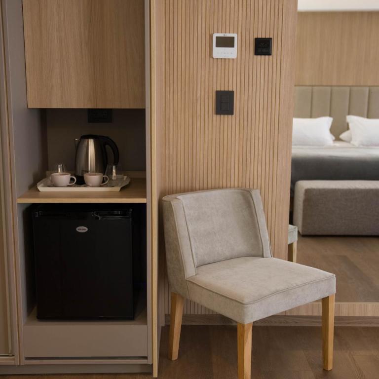 Intersur Amancay Bariloche - Suite with Lake View - 8
