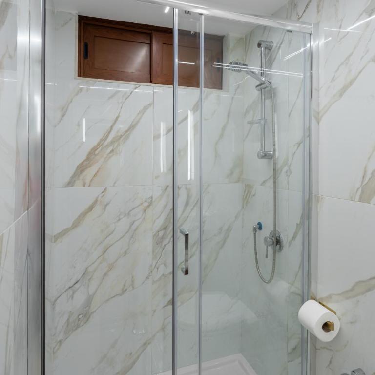 Tribunali Heritage Luxury Suites - Camera Matrimoniale con Balcone - 8