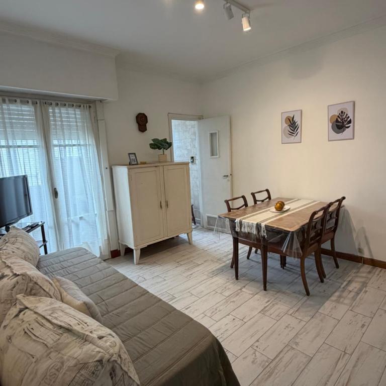 Depto frente a Plaza Colón- luminoso cómodo y renovado - Apartamento de 2 dormitorios - 1