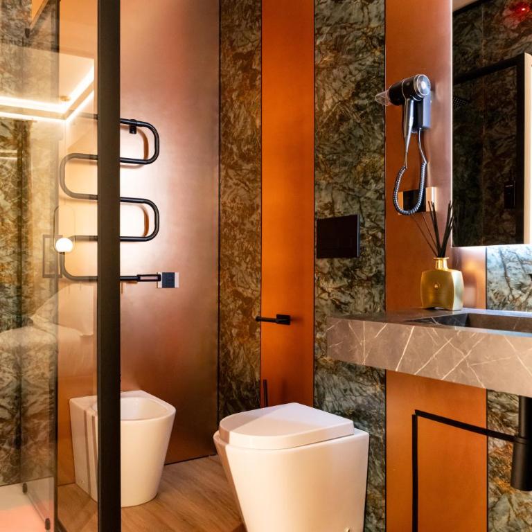 Aura Luxury Suites - Camera Matrimoniale con Bagno Privato - 10