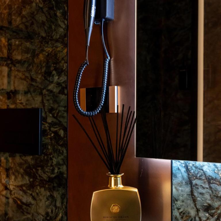 Aura Luxury Suites - Camera Matrimoniale con Bagno Privato - 11