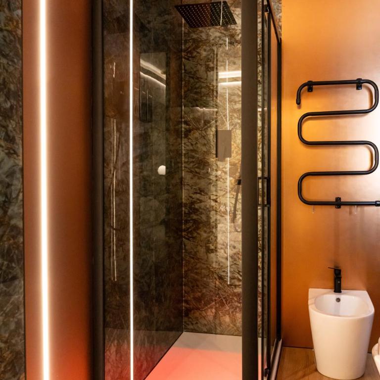 Aura Luxury Suites - Camera Matrimoniale con Bagno Privato - 6