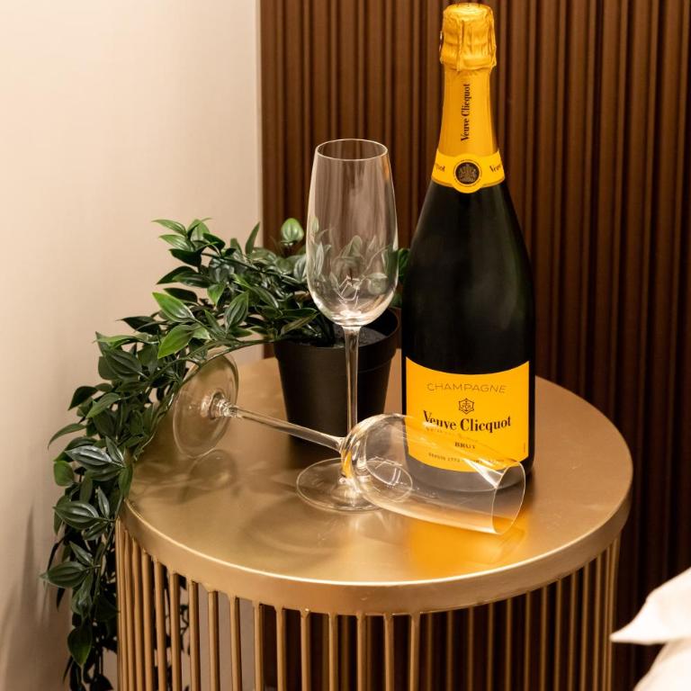 Aura Luxury Suites - Camera Matrimoniale con Bagno Privato - 25