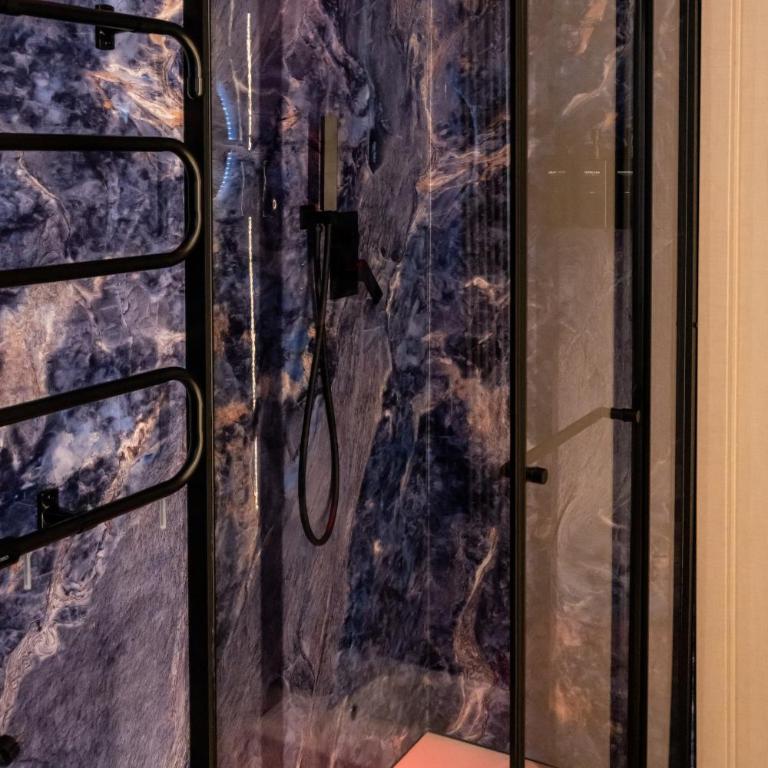 Aura Luxury Suites - Camera Matrimoniale con Bagno Privato - 10