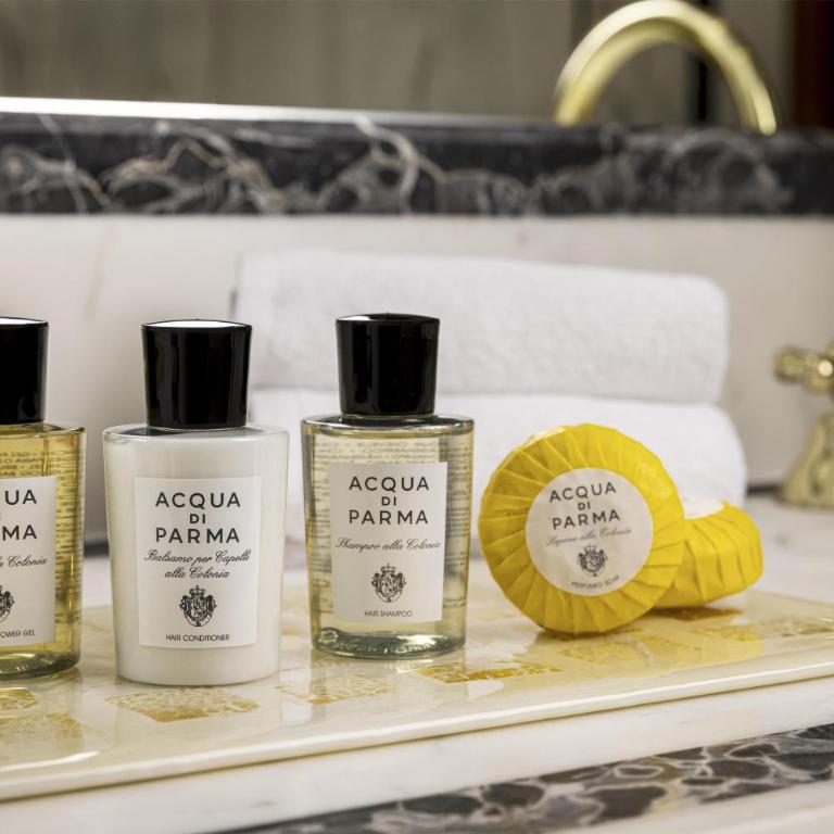 Rome Cavalieri, A Waldorf Astoria Hotel - Premier Alcove Suite - 2