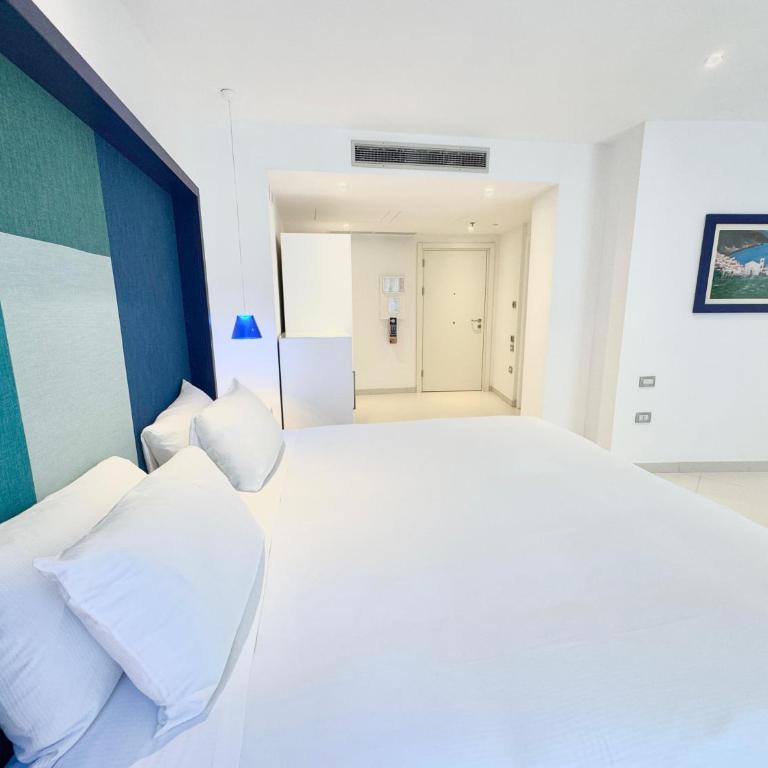 Hilton Sorrento Palace - Zimmer mit Kingsize-Bett - barrierefrei - 2