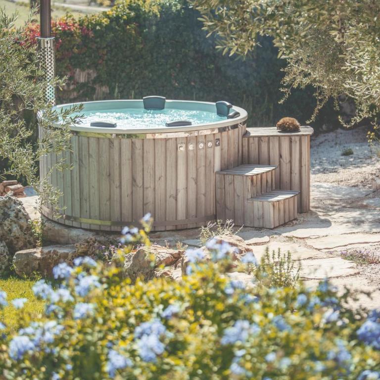 Dimora Il Mandorlo con jacuzzi riscaldata - Camera Matrimoniale con Vasca Idromassaggio - 25