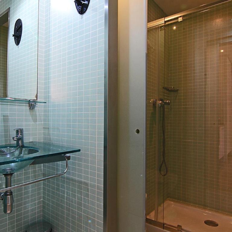 ClassBedroom Barcelona Beach Apartments - Studio Apartment (2 Adults) - First Floor - Calle Meer 34 - 3
