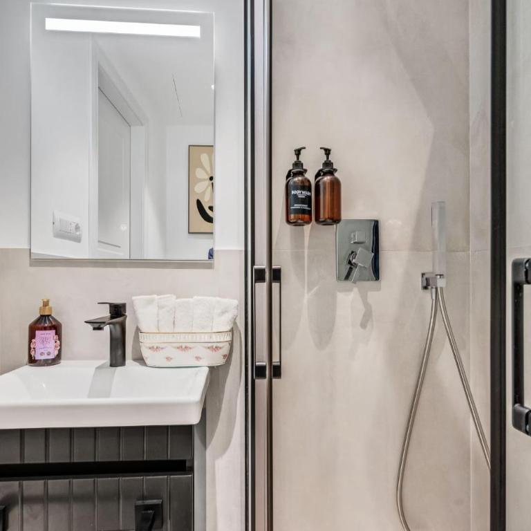 Vercellina Apartment WiFi available - Appartamento Superior - 11