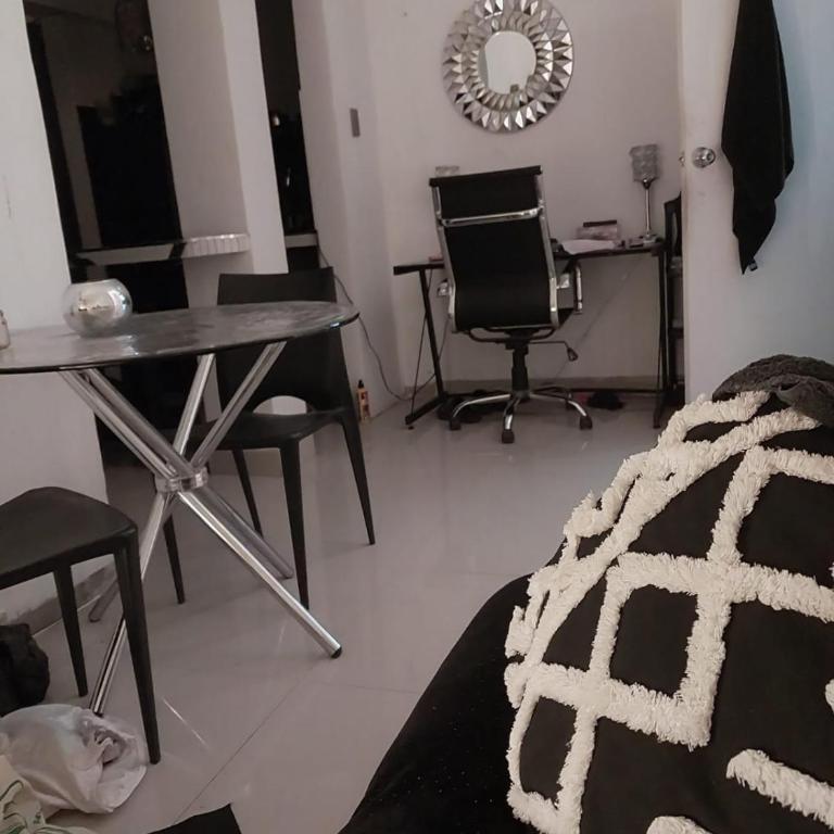 Mono ambiente mini departamento con jardín - Apartamento de 1 dormitorio - 2