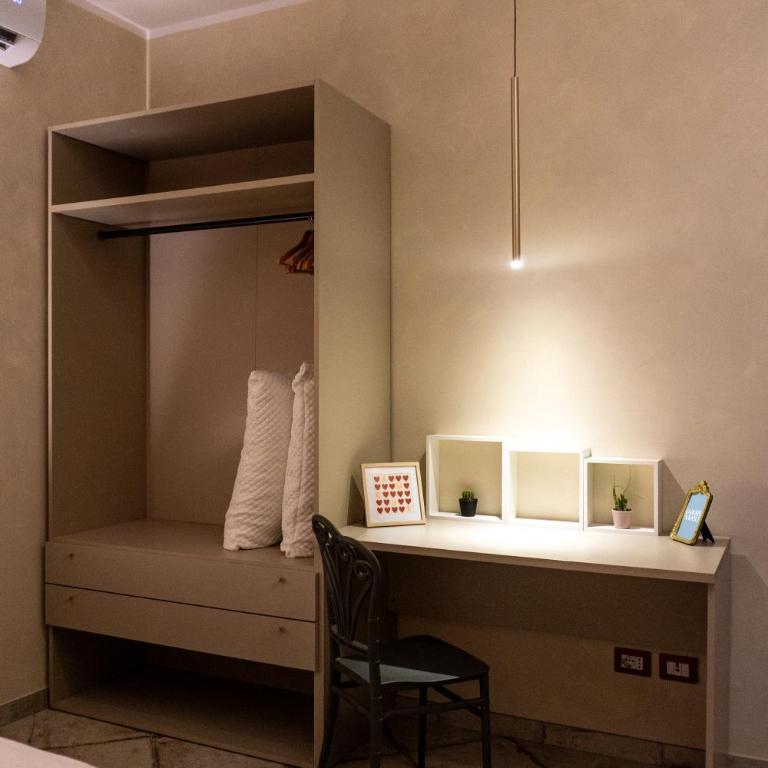 Domus Gianfranco Prestige Suites Napoli - Suite Queen Deluxe - 9