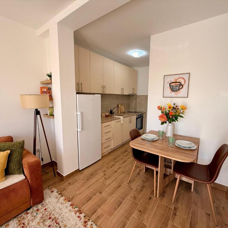 Tesla Airport Cozy Home - Apartment mit 1 Schlafzimmer - 5