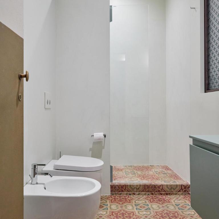 Lucca Comics front row - unbeatable Centro Storico location Exceptional property opposite Duomo inside walls - Camera Matrimoniale con Bagno Privato - 6