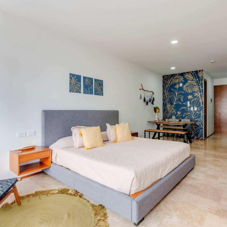Rooftop Pool Vibes Steps To 5Th Avenue & Beach - Apartment mit 1 Schlafzimmer und Balkon - 2
