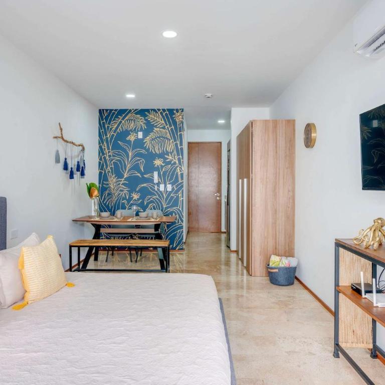 Rooftop Pool Vibes Steps To 5Th Avenue & Beach - Apartment mit 1 Schlafzimmer und Balkon - 4