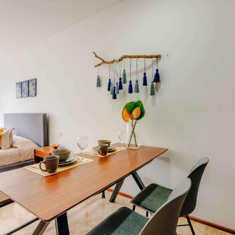 Rooftop Pool Vibes Steps To 5Th Avenue & Beach - Apartment mit 1 Schlafzimmer und Balkon - 10