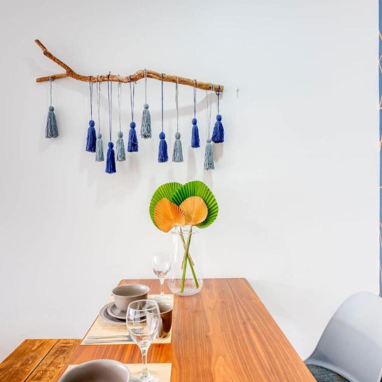 Rooftop Pool Vibes Steps To 5Th Avenue & Beach - Apartment mit 1 Schlafzimmer und Balkon - 12