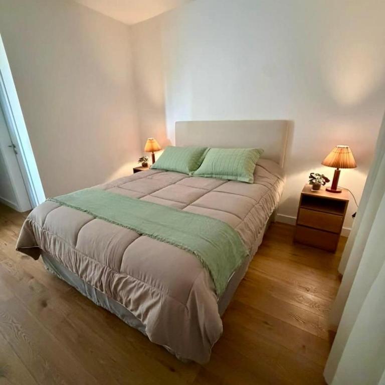 Modern 2BR Apt Steps from Shopping Mariscal - Three-Bedroom Apartment - 8