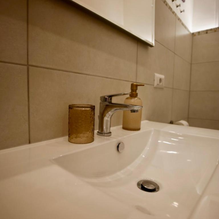 Luxury apartment near Vatican, Steps to Metro, AC & Fast WiFi - Appartamento Deluxe con 1 Camera da Letto - 32
