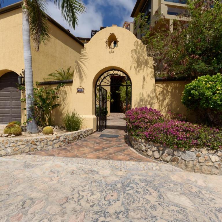 Luxury Cabo San Lucas Villa With Two Pools, Great for Large Groups - Villa - 1