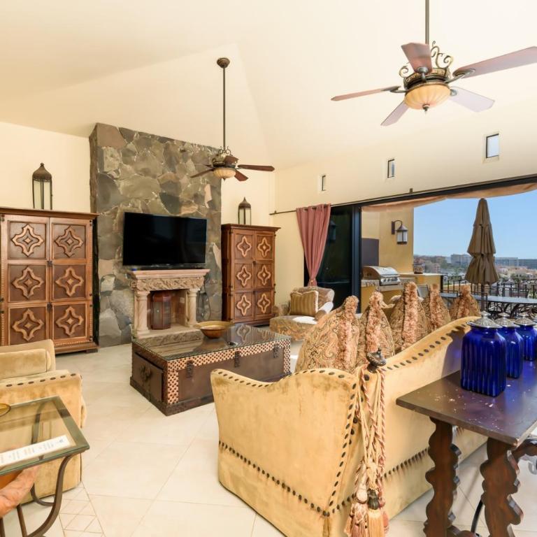 Luxury Cabo San Lucas Villa With Two Pools, Great for Large Groups - Villa - 3