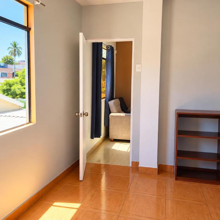 Talara Home Stay - Alojamiento Amoblado - Two-Bedroom Apartment with Garden View - 2