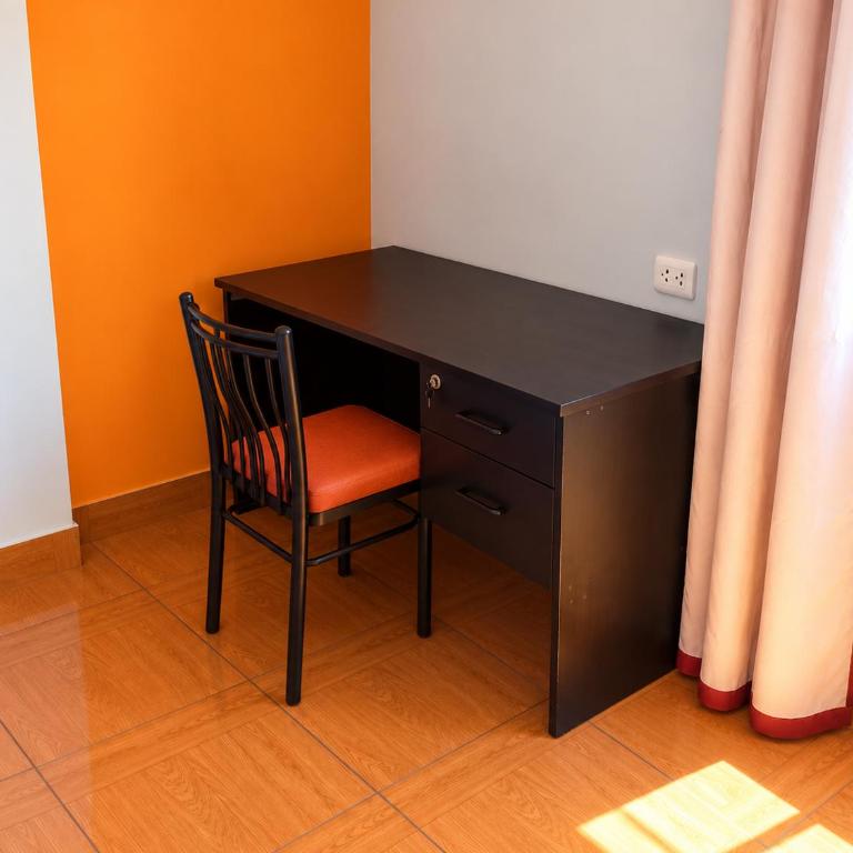 Talara Home Stay - Alojamiento Amoblado - Two-Bedroom Apartment with Garden View - 8