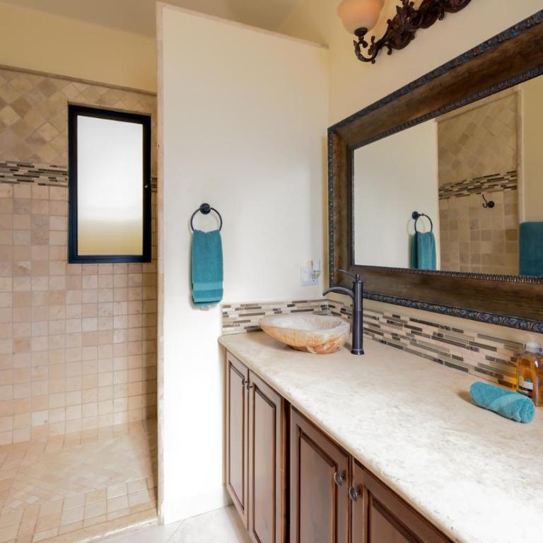 Luxury Cabo San Lucas Villa With Two Pools, Great for Large Groups - Villa - 18