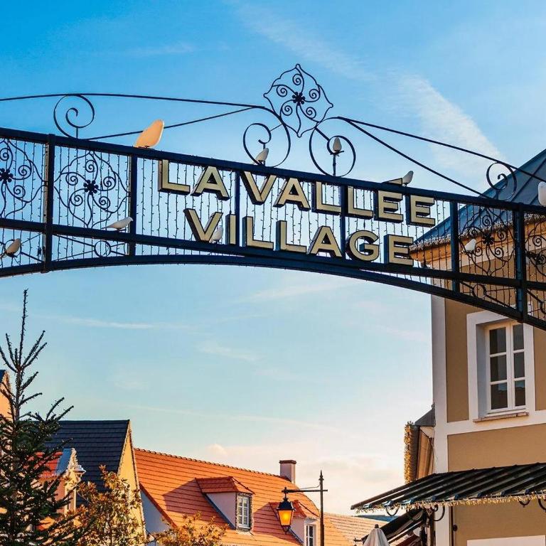 Chez Lili-Disneyland Paris outlet free parking balcon - Three-Bedroom Apartment - 26