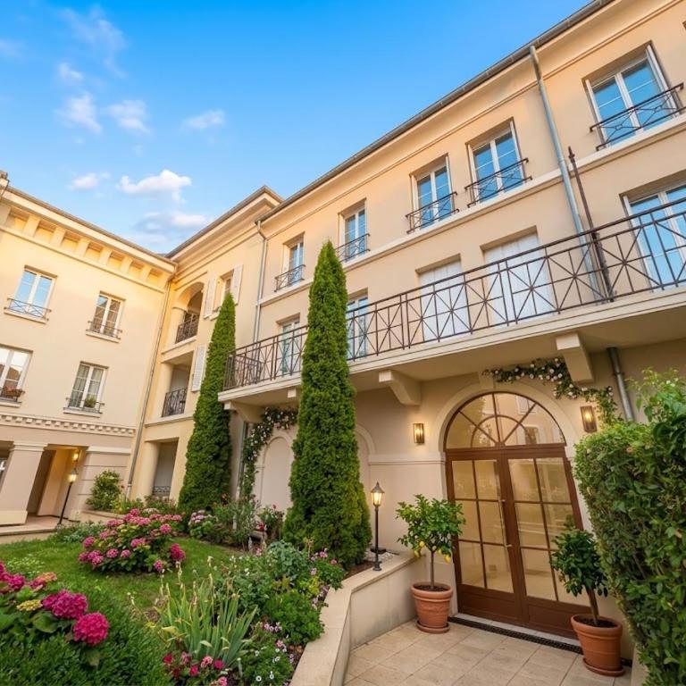 Chez Lili-Disneyland Paris outlet free parking balcon - Three-Bedroom Apartment - 24