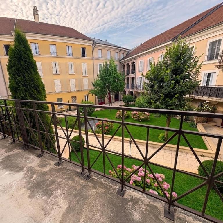Chez Lili-Disneyland Paris outlet free parking balcon - Three-Bedroom Apartment - 1