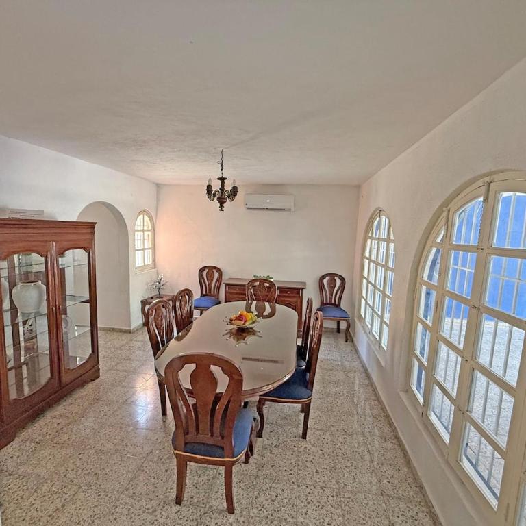 Family home, 3 bedrooms with bathroom for 8 people - Casa de 4 dormitorios - 4