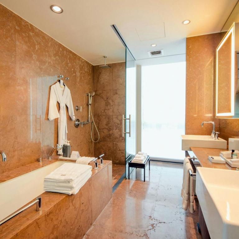 The Westin Lima Hotel & Convention Center - Habitación Deluxe Grand - 1 cama extragrande - Planta intermedia - 9