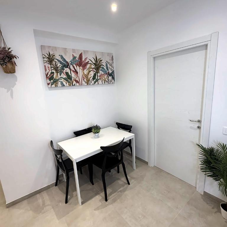 Roman Flora House - Appartamento con 2 Camere da Letto - 10