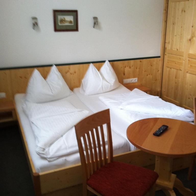 Werfenerhof - Dreibettzimmer - 4