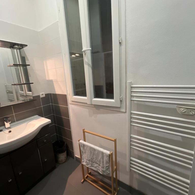Spacieux appartement T4 avec cours privée - Apartment mit 3 Schlafzimmern - 18