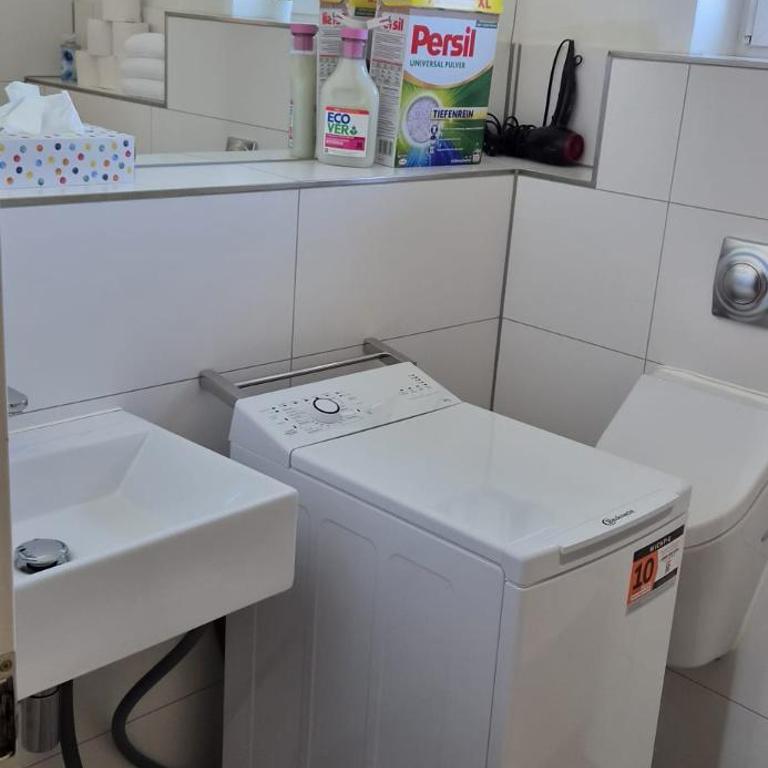 Munich Large Apartment 155 qm with 4 Bedrooms top located 1 to 12 guests - Four-Bedroom Apartment - 44
