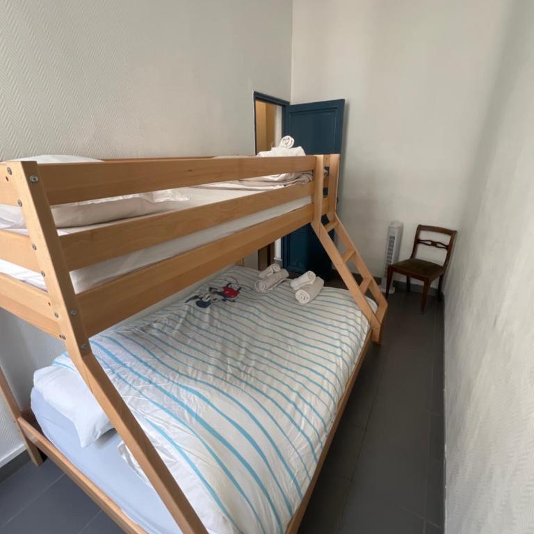 Spacieux appartement T4 avec cours privée - Apartment mit 3 Schlafzimmern - 16