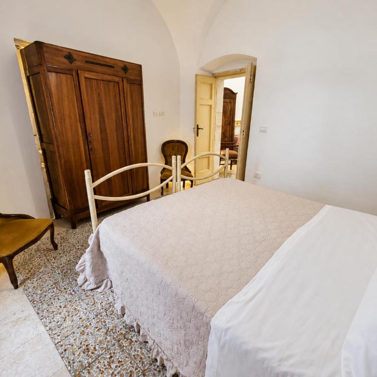 Civico 18 - Two-Bedroom Apartment with Balcony - 10