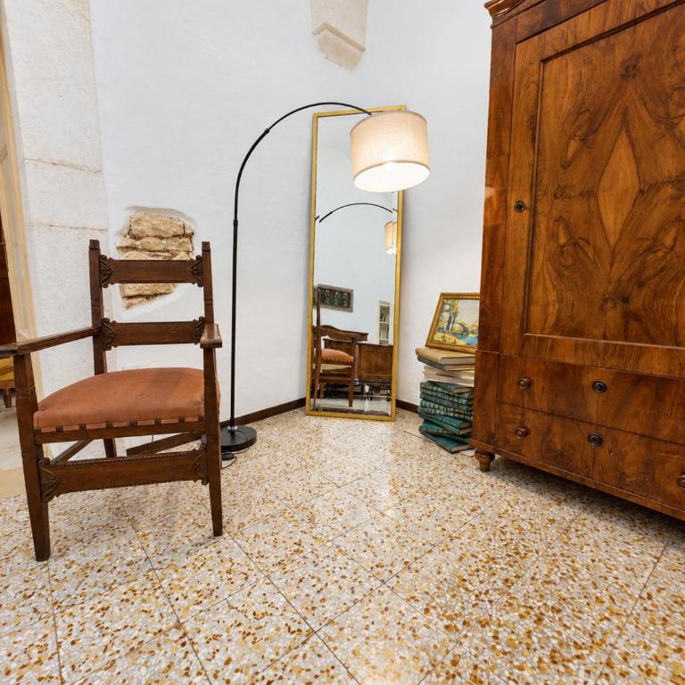 Civico 18 - Two-Bedroom Apartment with Balcony - 18