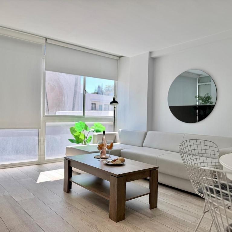 Cozy Beachside Escape for Two in La Carihuela - Apartamento de 1 dormitorio - 1