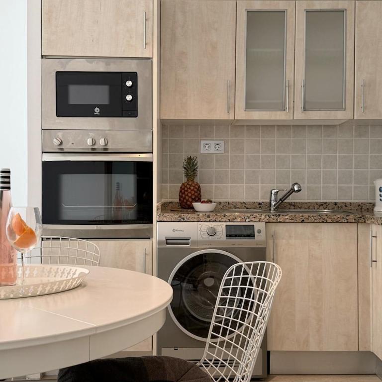 Cozy Beachside Escape for Two in La Carihuela - Apartamento de 1 dormitorio - 9