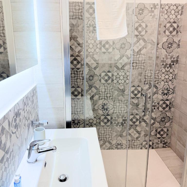 B&B Sapore di Mare Serapo - Camera Matrimoniale con Bagno Privato - 14